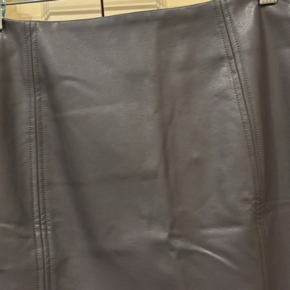 Mango Gray Faux Leather Mangopop Mini Skirt Size MediumNWT - Picture 8 of 8